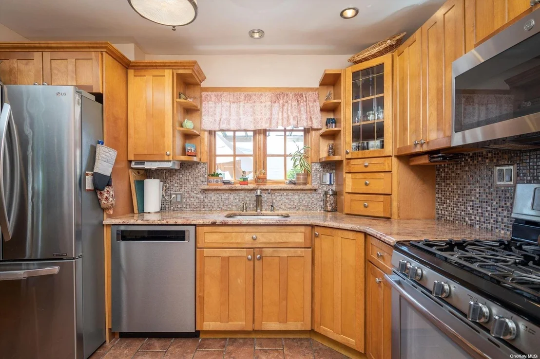 Photo of 467 Freeman Avenue