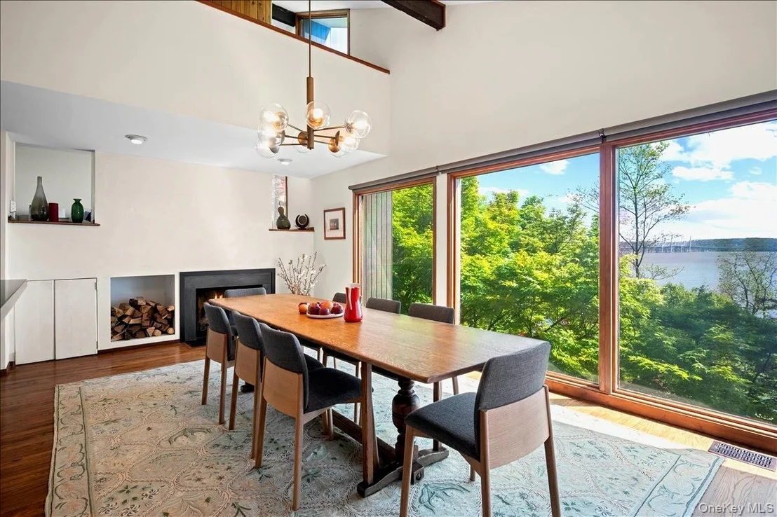 Photo of 181 River Road