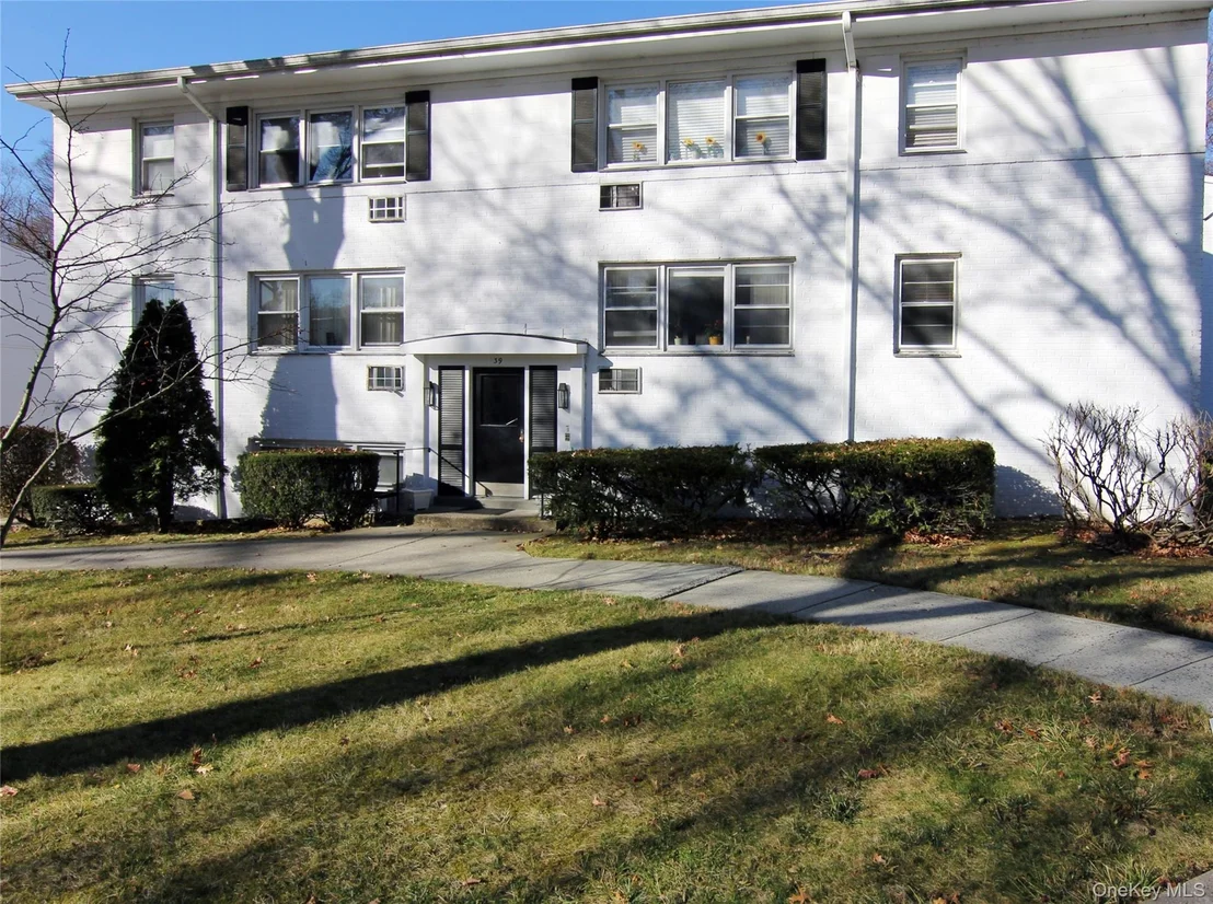 Photo of Unit B at 39 Avon Circle