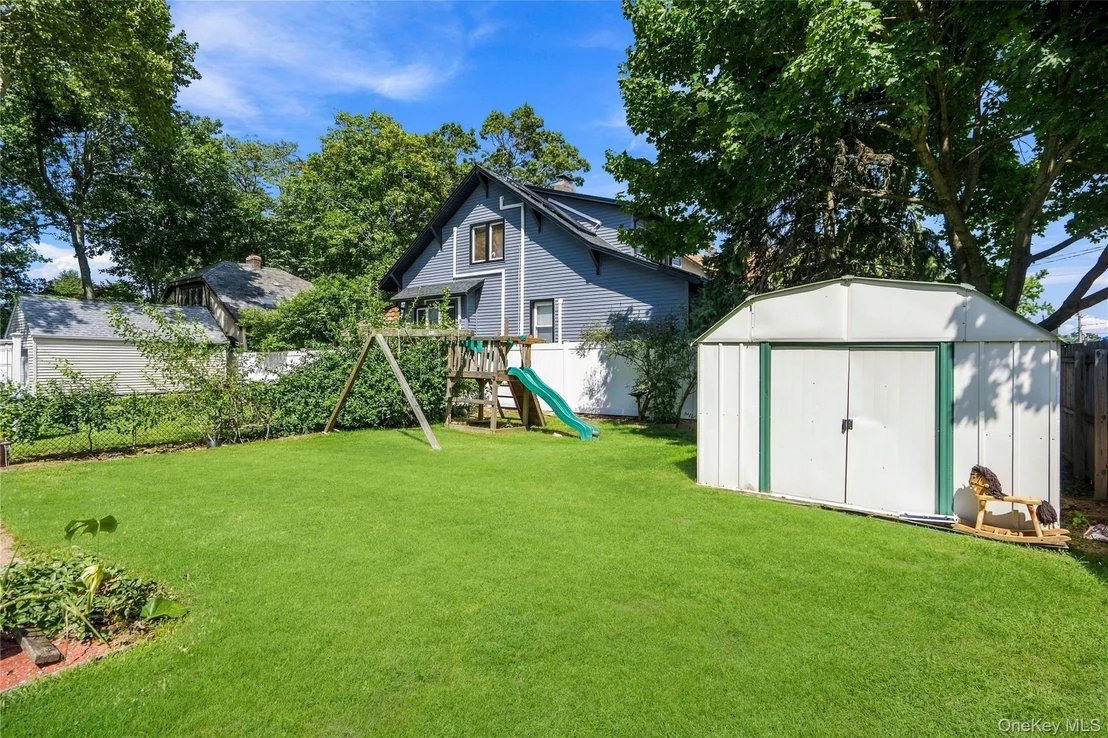Photo of 1691 Ivanhoe Drive
