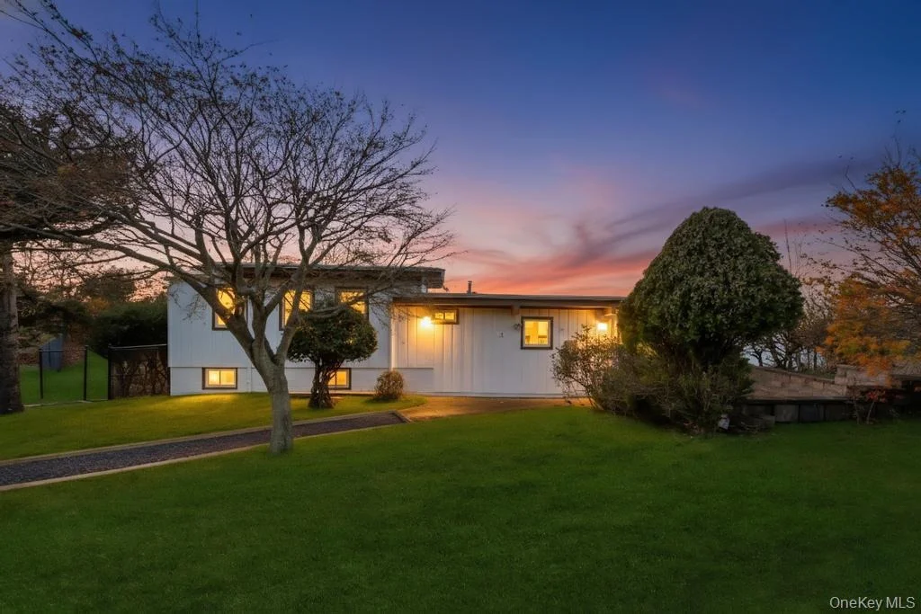 Photo of 2 Dolphin Way