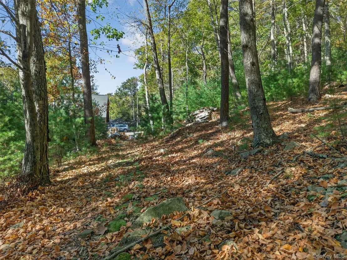 Photo of 129 Hallock Road