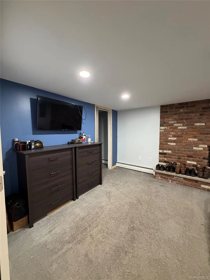 Photo of 230 Roosevelt Road