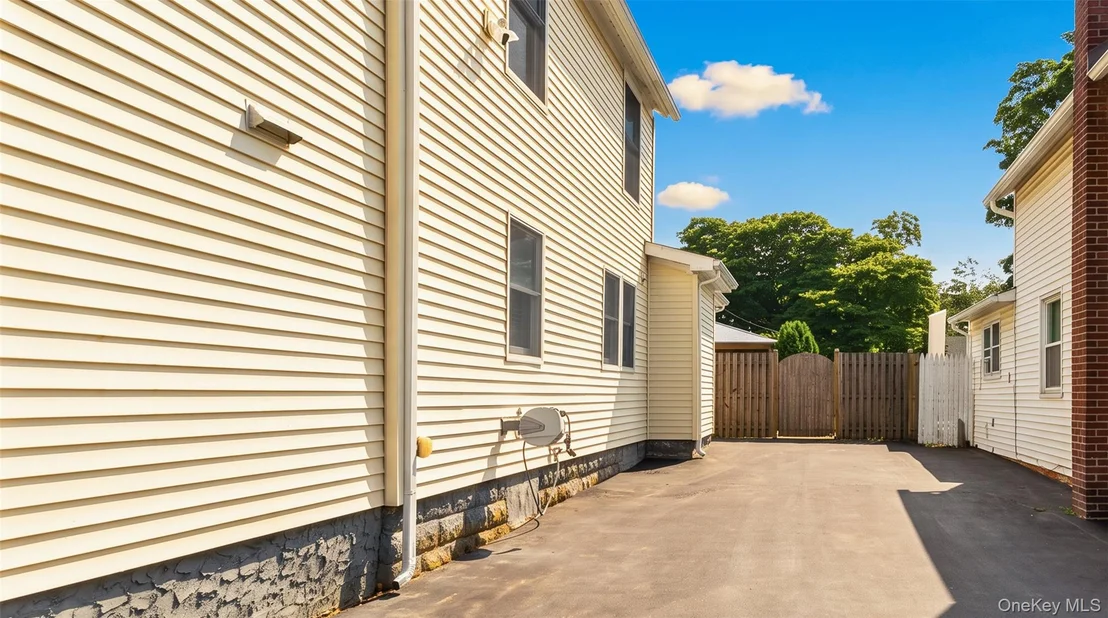 Photo of 27 Wood Avenue