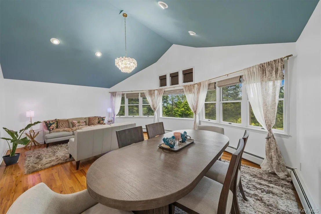 Photo of 412 Laroe Road