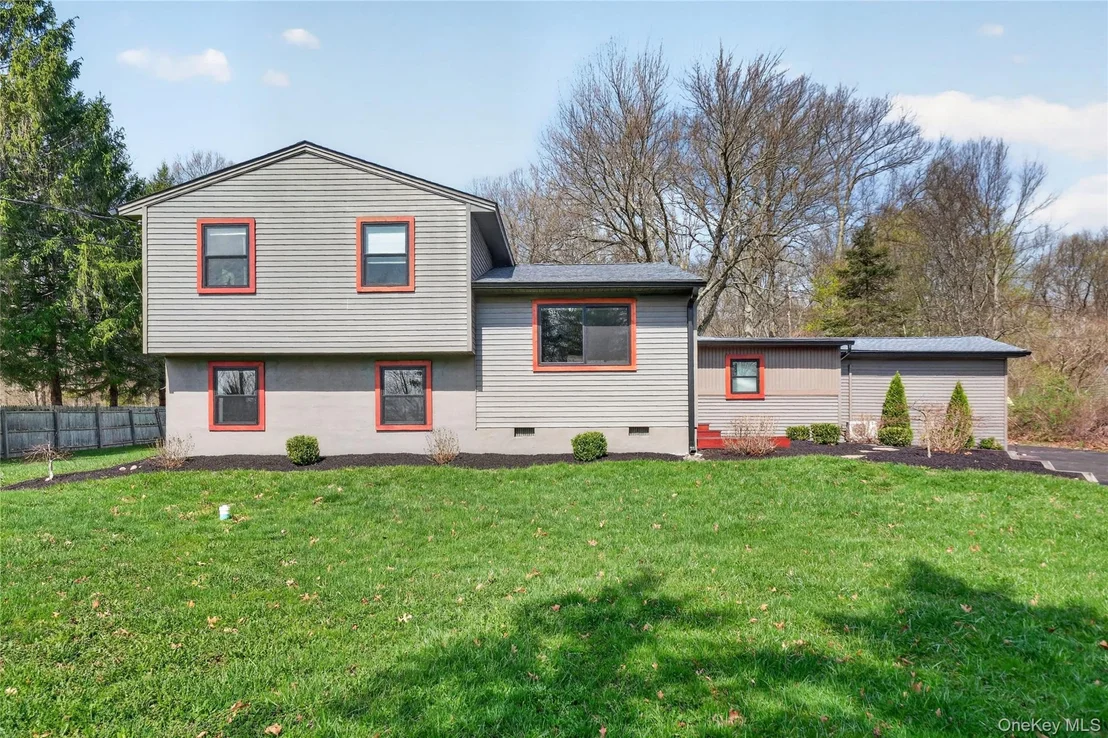 Photo of 457 Forest Road