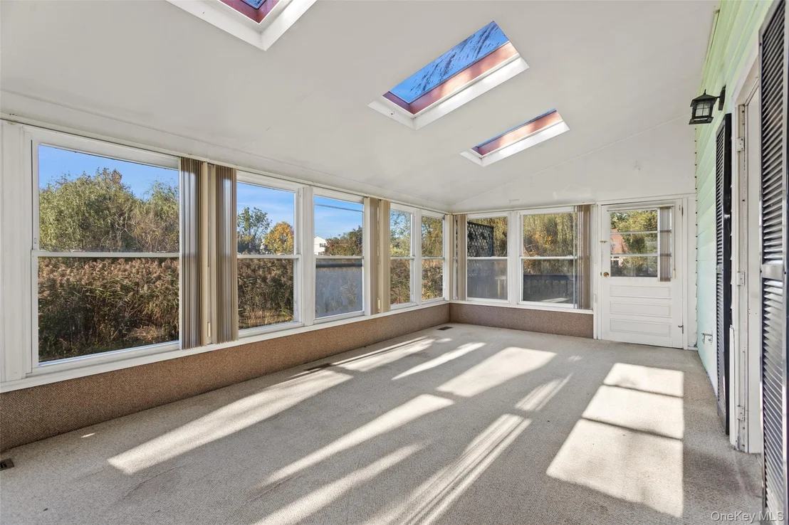 Photo of 180 Bradford Avenue