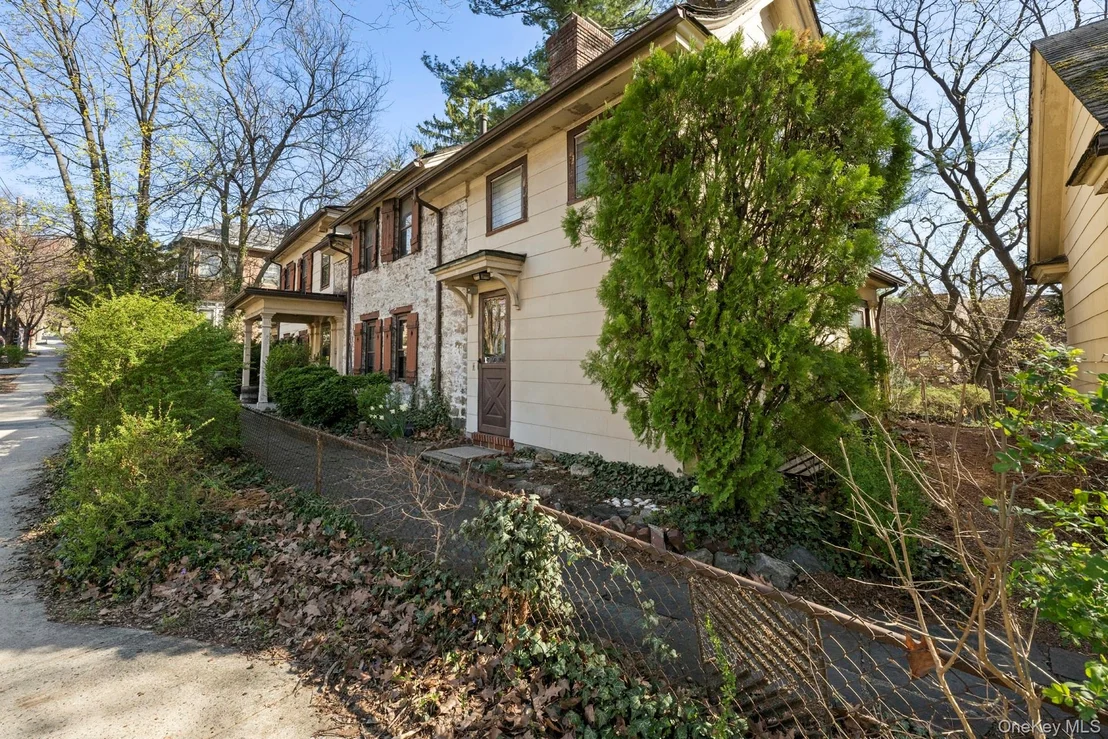 Photo of 5122 Post Road
