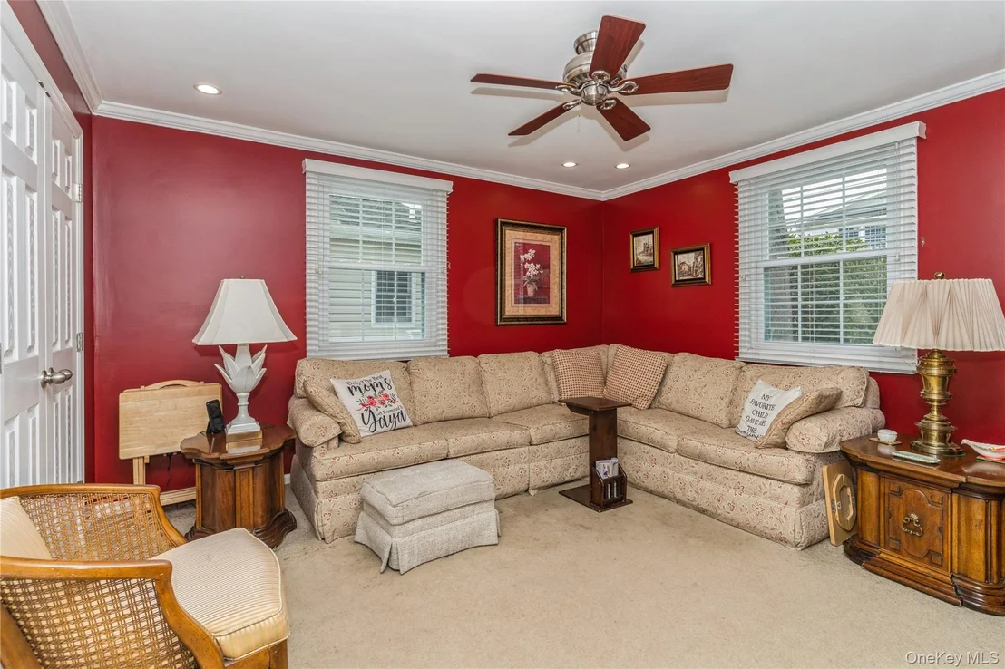 Photo of 35 Roydon Drive N