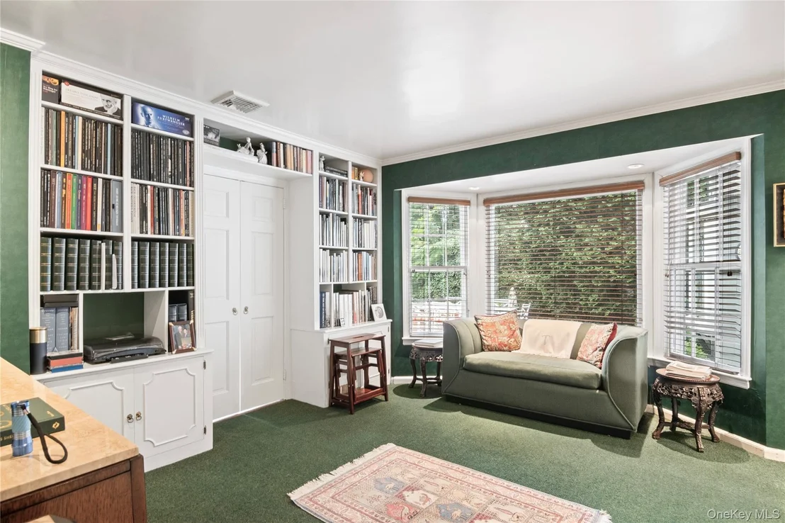 Photo of 1276 Ridge Road