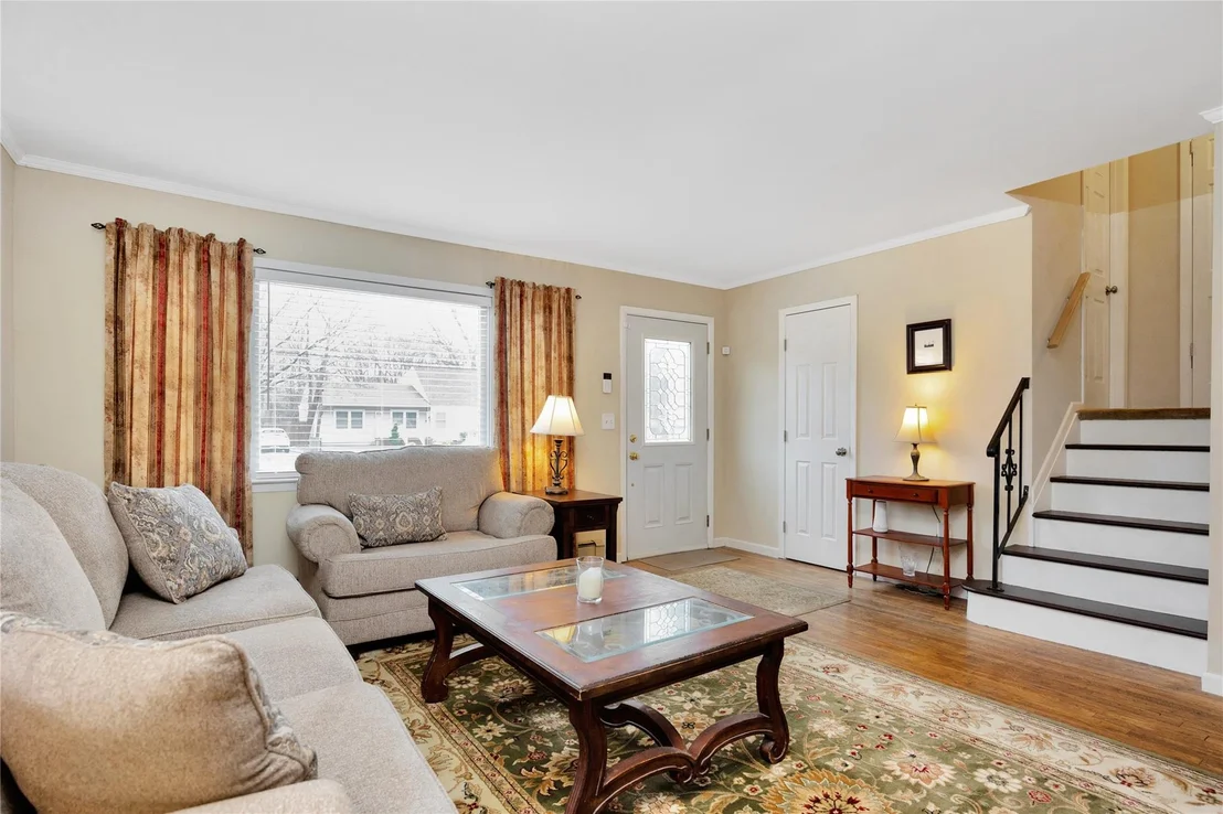 Photo of 40 Maple Avenue