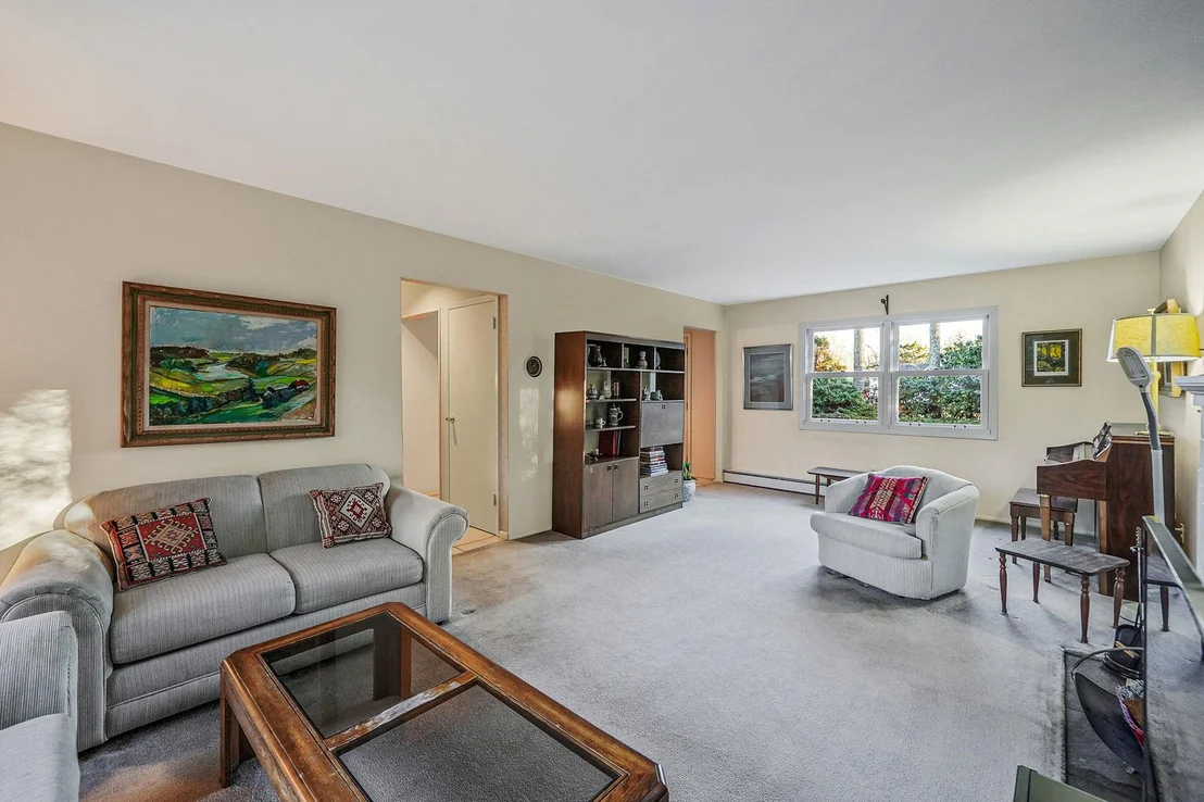 Photo of 5 Knob Hill Drive