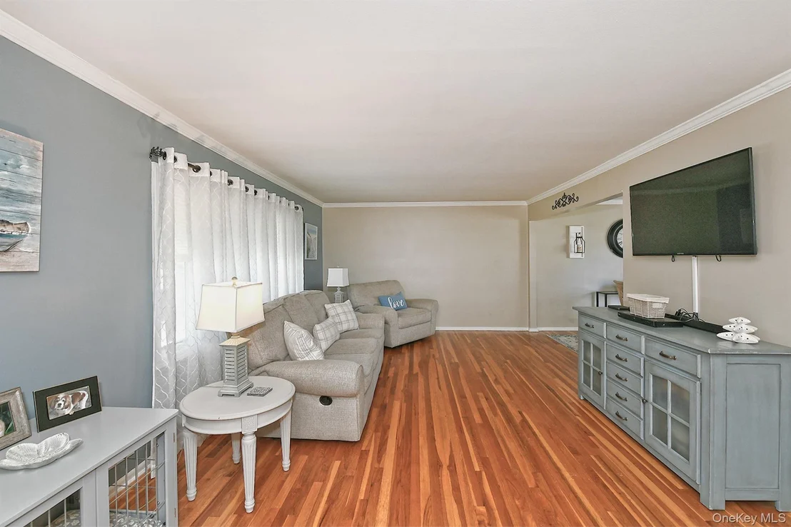 Photo of 42 Montrose Drive
