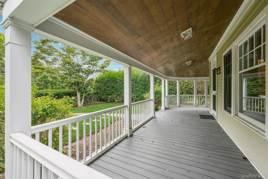 Photo of 25105 Main Road N