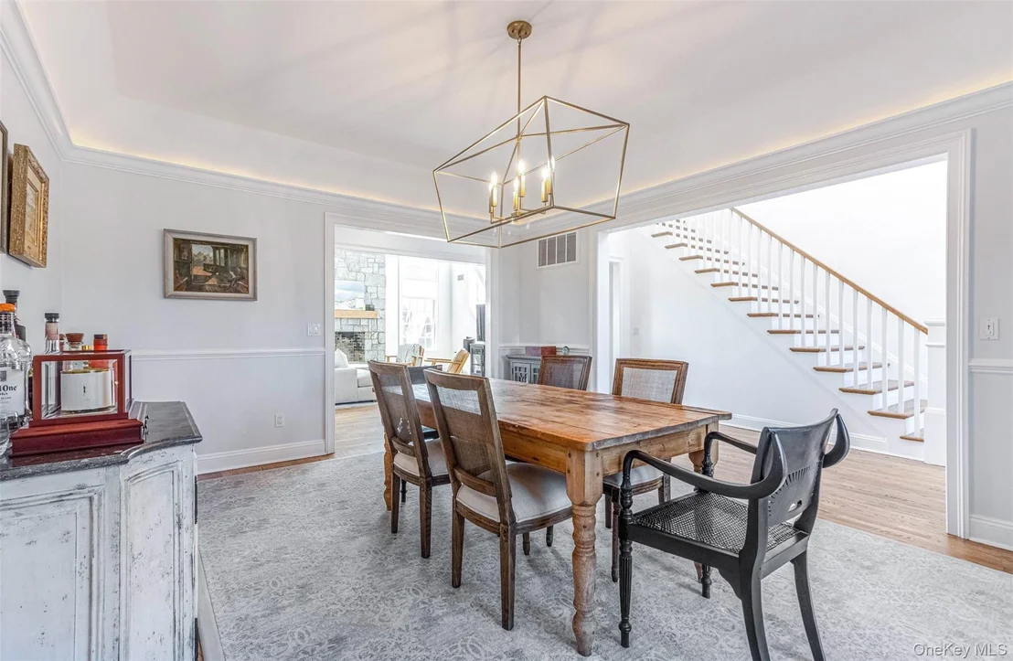 Photo of 350 Laurel Way