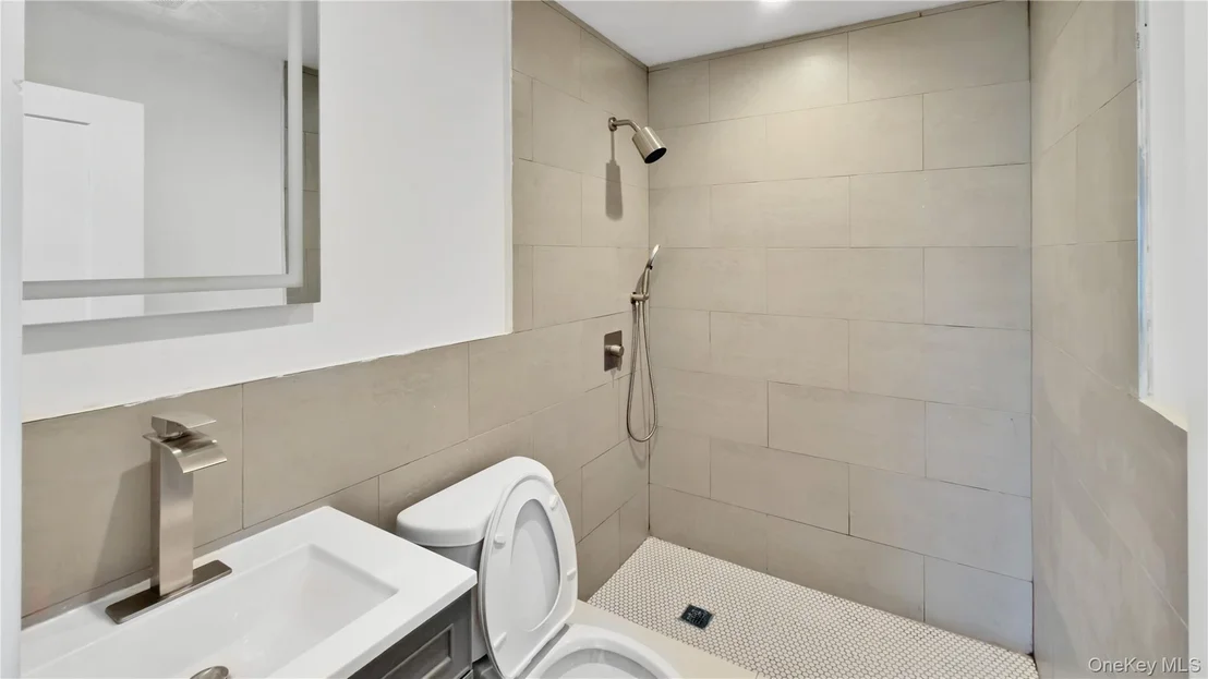 Photo of 224 Windsor Parkway