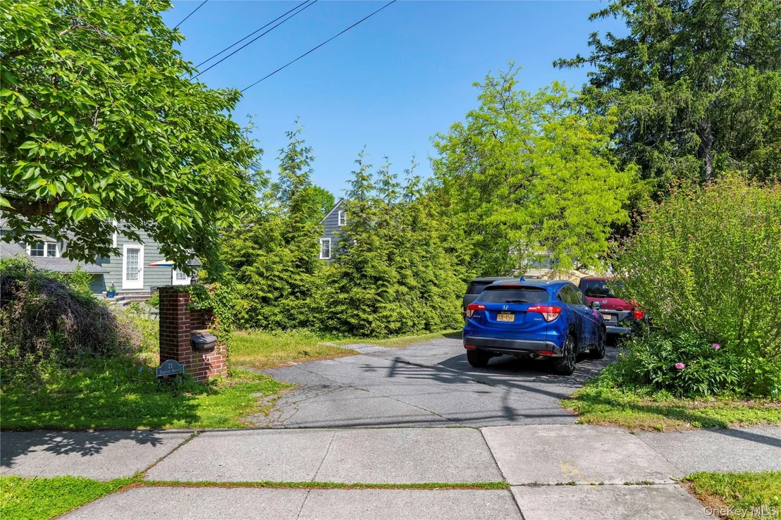 Photo of 21 Barnard Avenue
