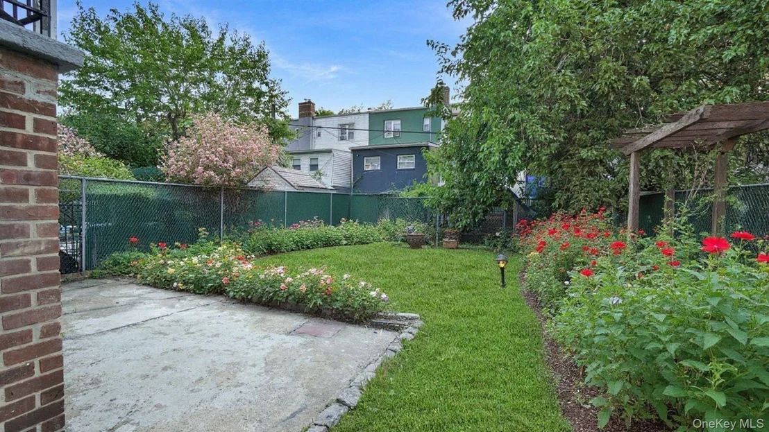 Photo of 4081 Grace Avenue