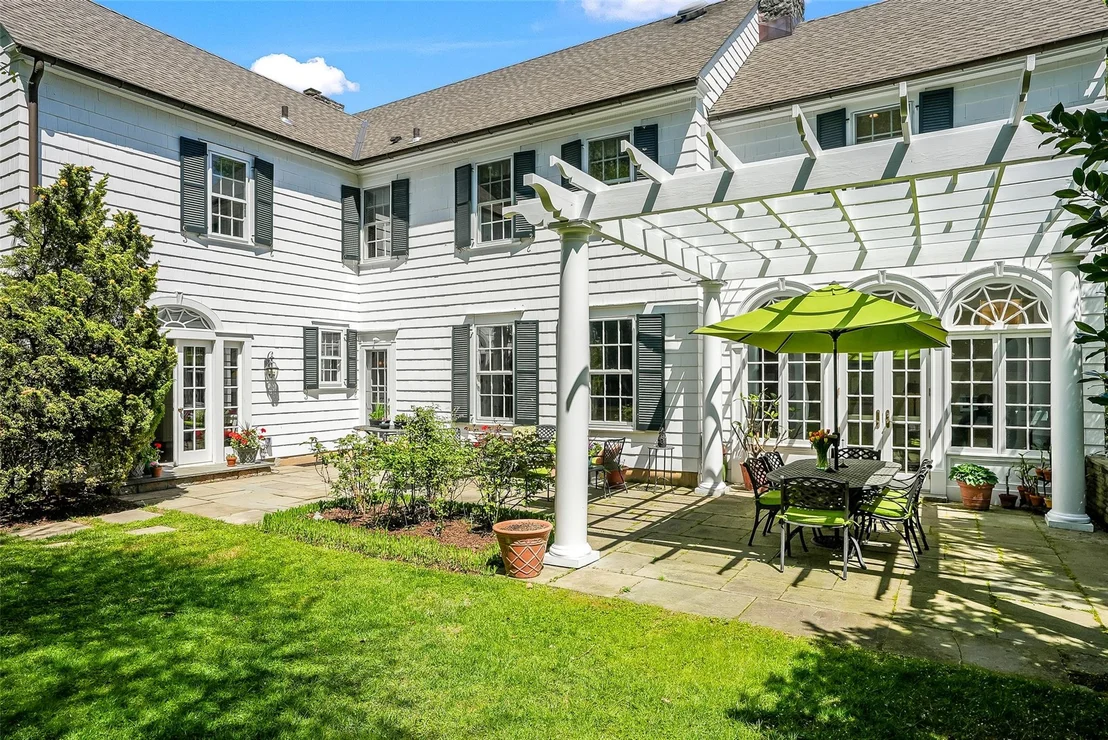 Photo of 472 Purchase Street
