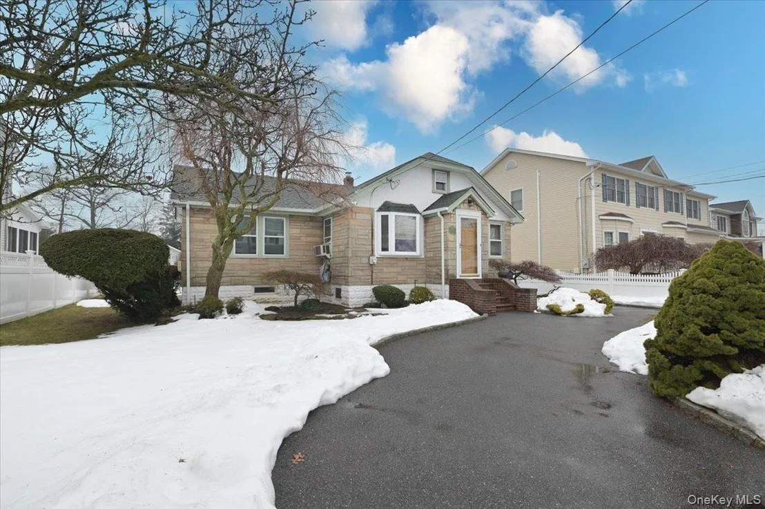 Photo of 2016 Abbot Avenue
