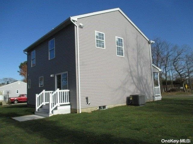 Photo of 661 Bourdois Avenue