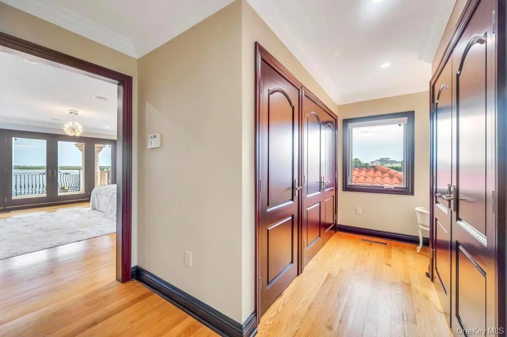 Photo of 1101 Harbor Road