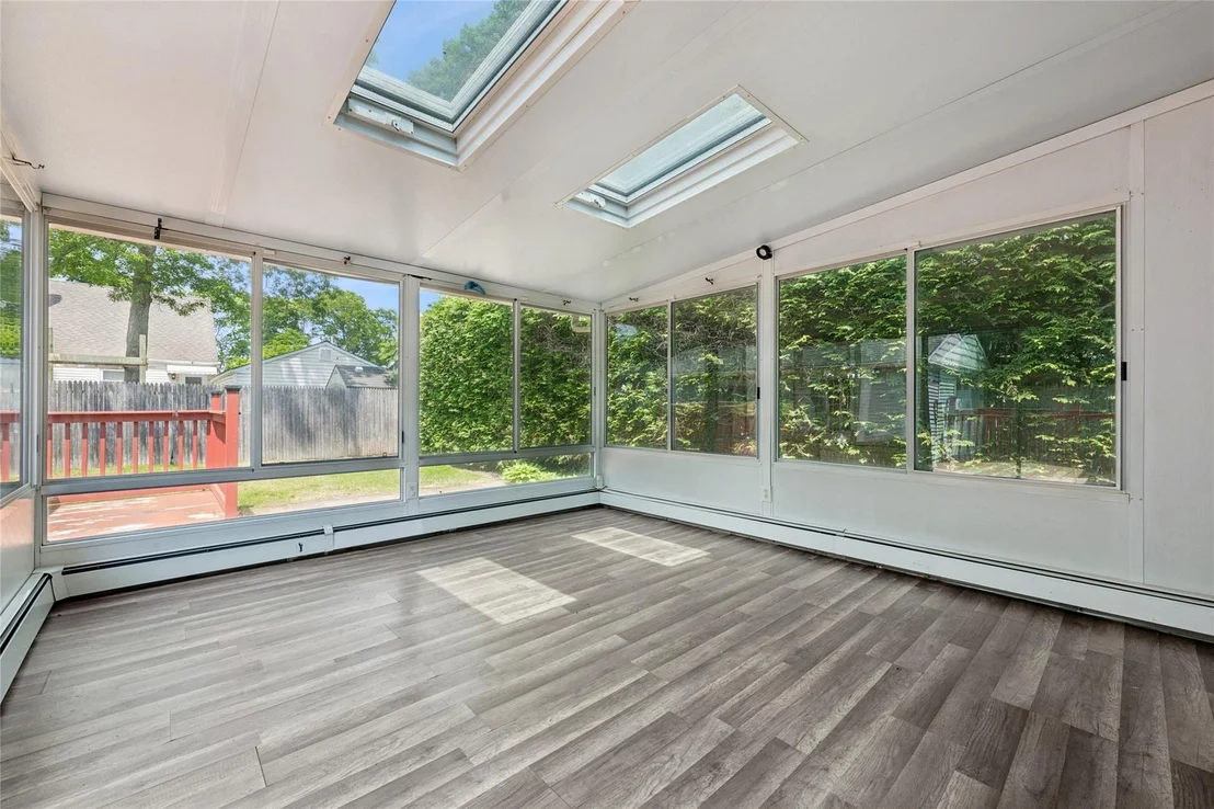 Photo of 15 W Hemlock Street