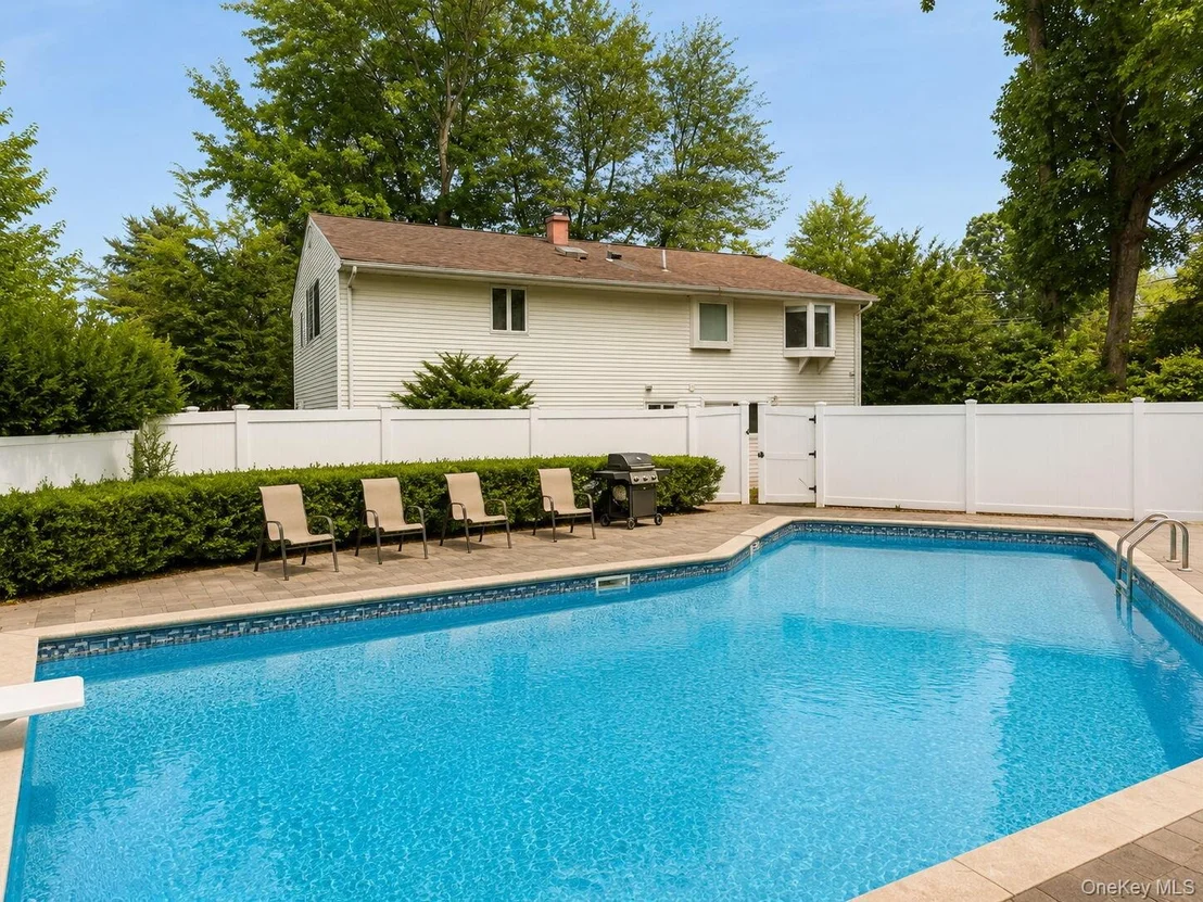Photo of 132 Hilltop Road