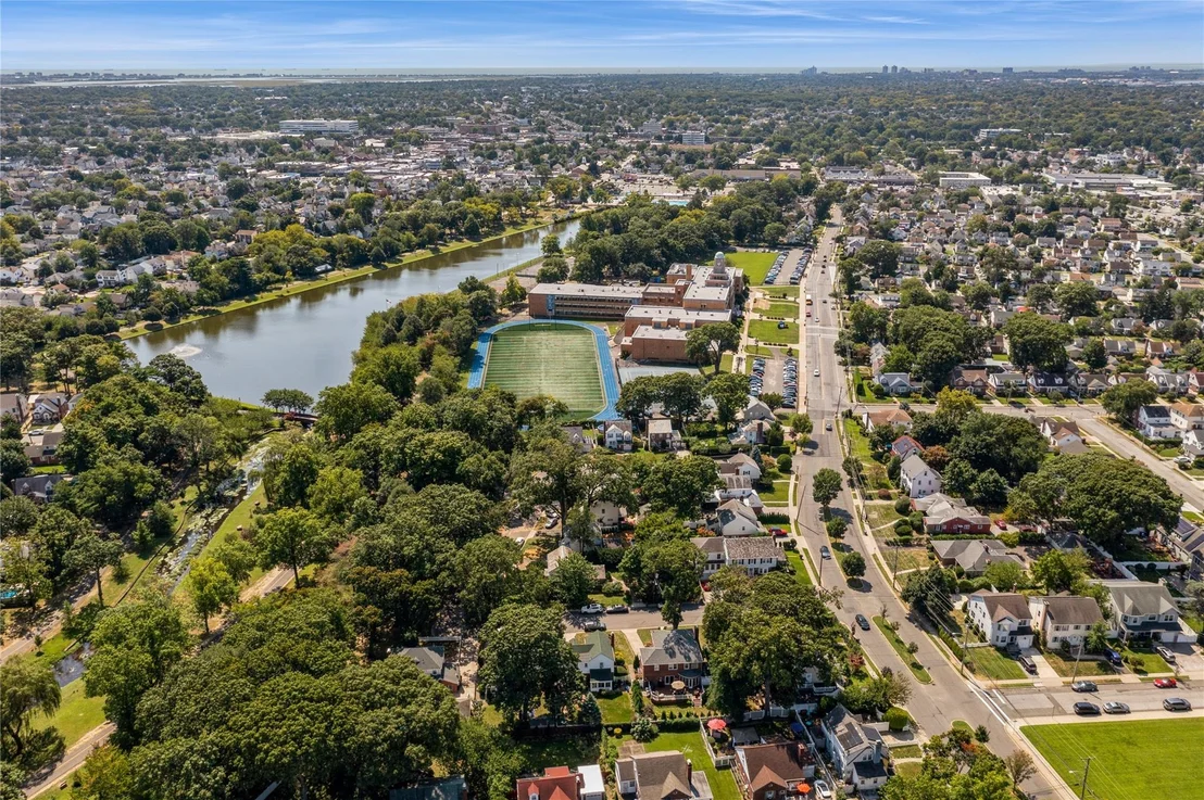Photo of 2 Lake Drive N