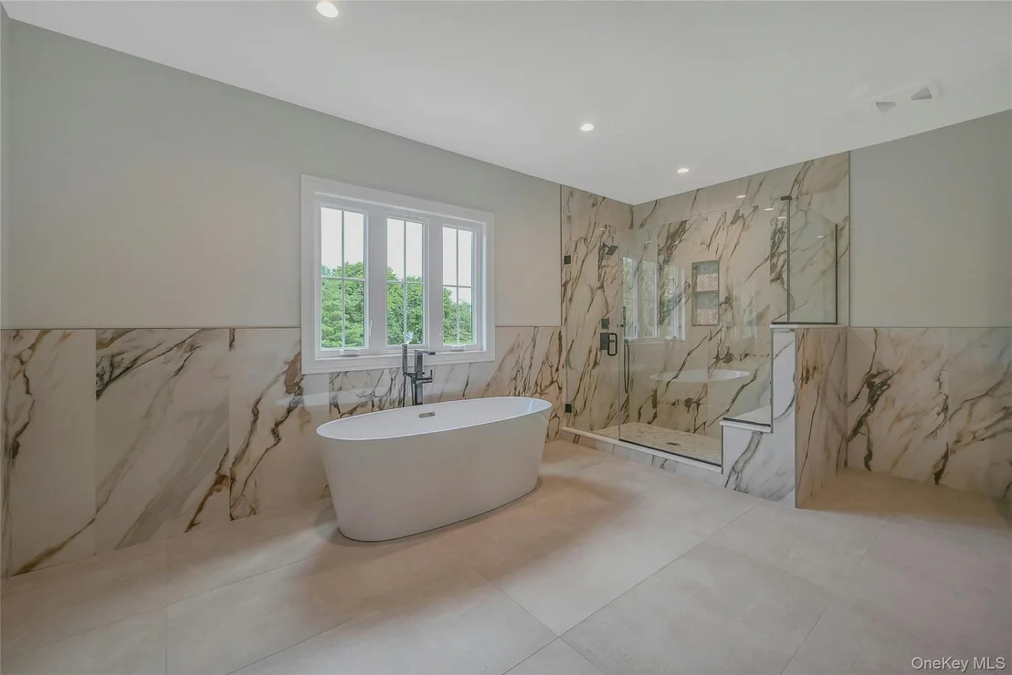 Photo of 107 Cedar Swamp Road