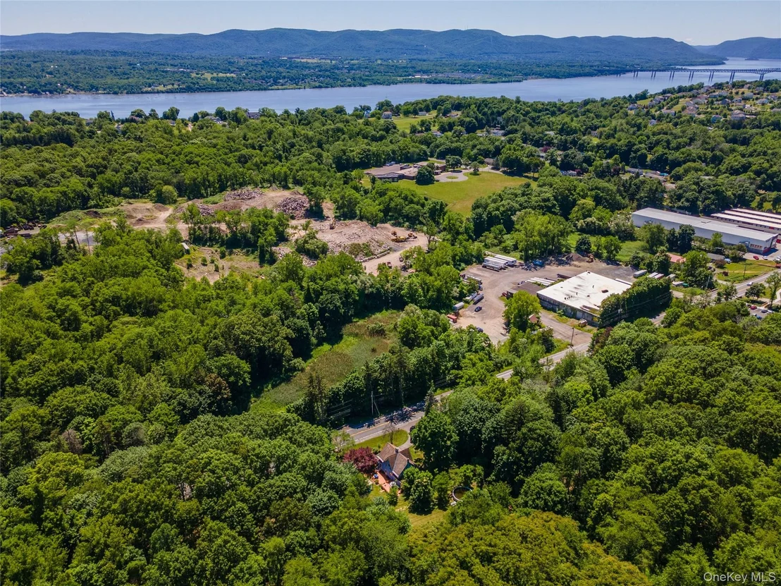 Photo of 5375 Route 9W
