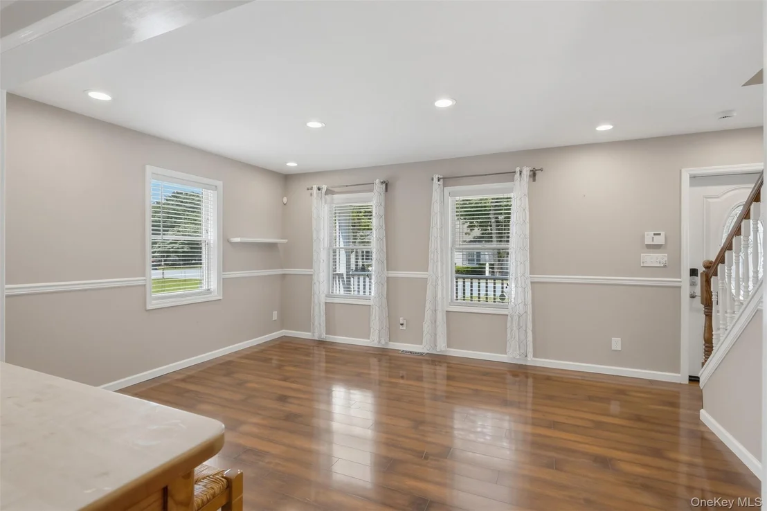 Photo of 10 Henmond Boulevard