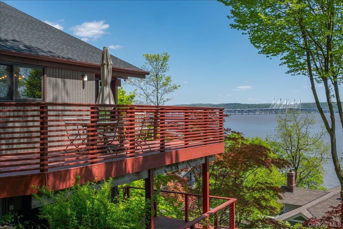 Photo of 181 River Road