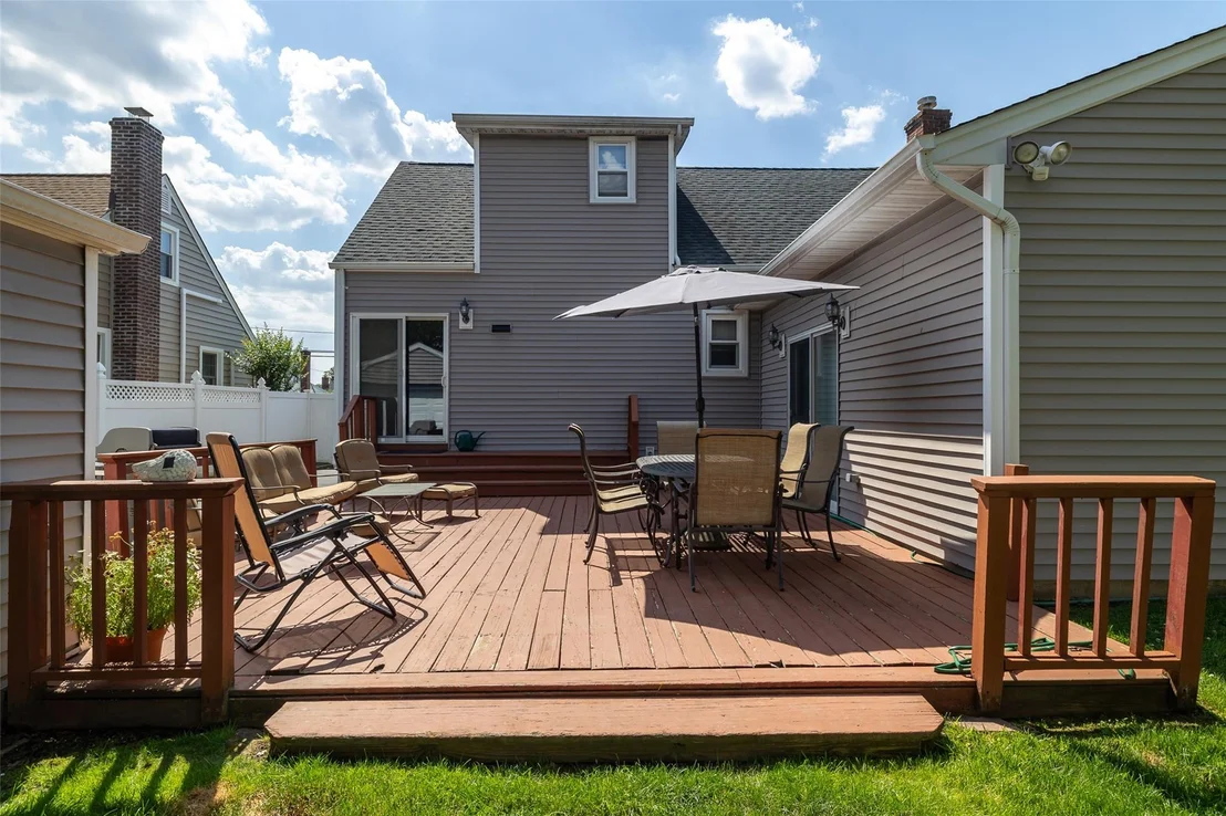 Photo of 2155 Maple Street