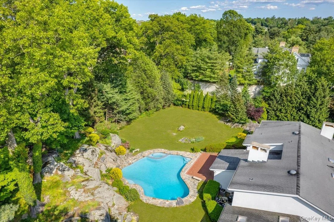 Photo of 14 Lakeside Drive