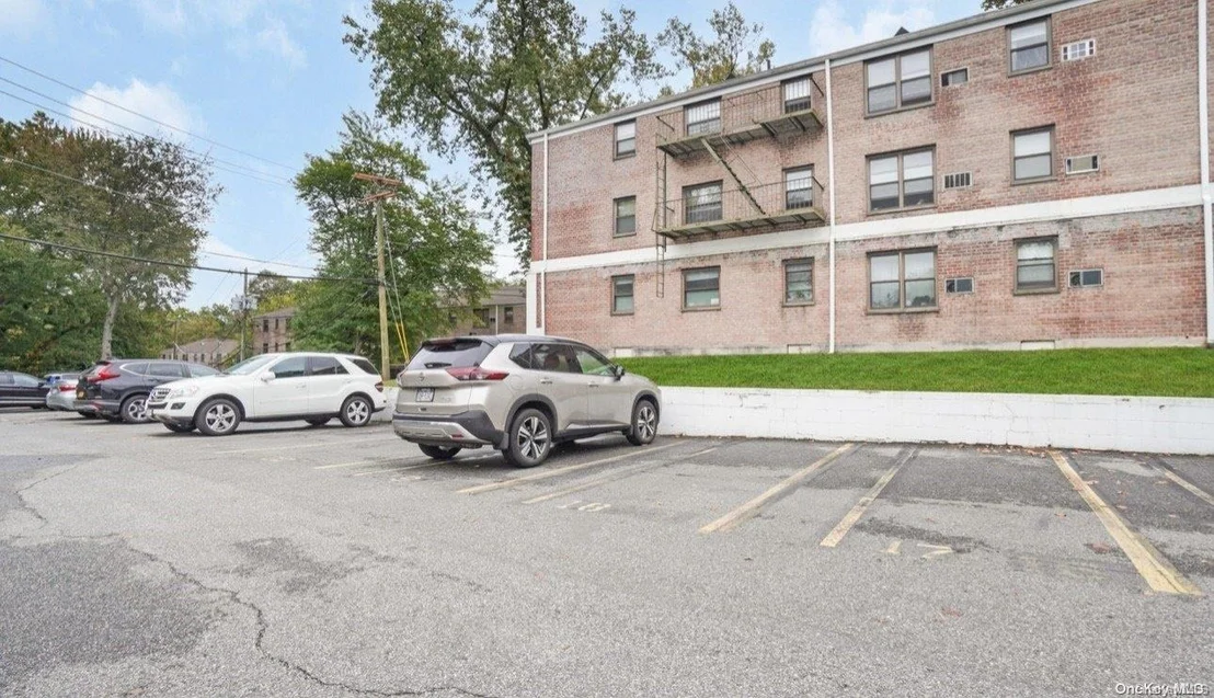 Photo of Unit 1H at 2 Terrace Circle