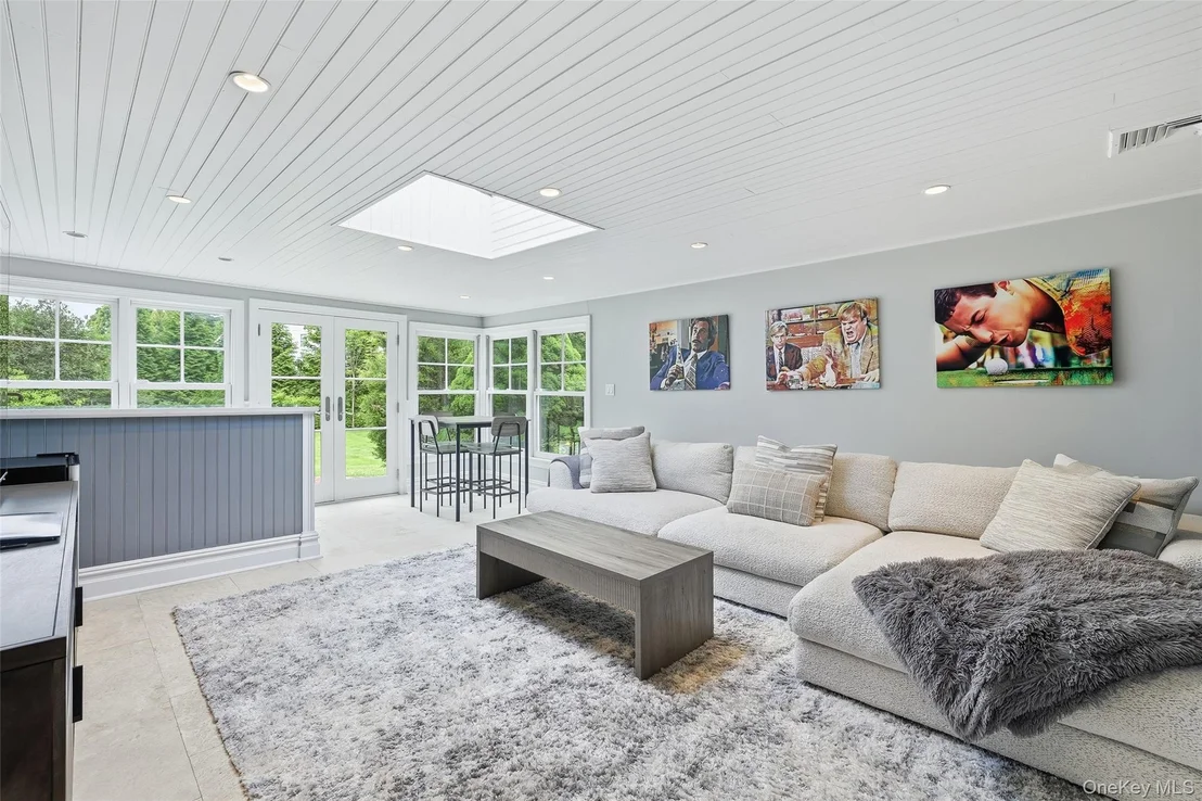 Photo of 440 Sterling Road
