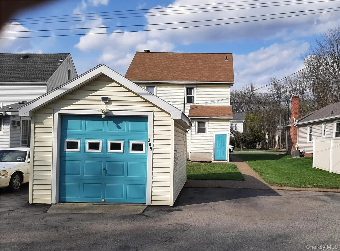Photo of 309 Hooker Avenue