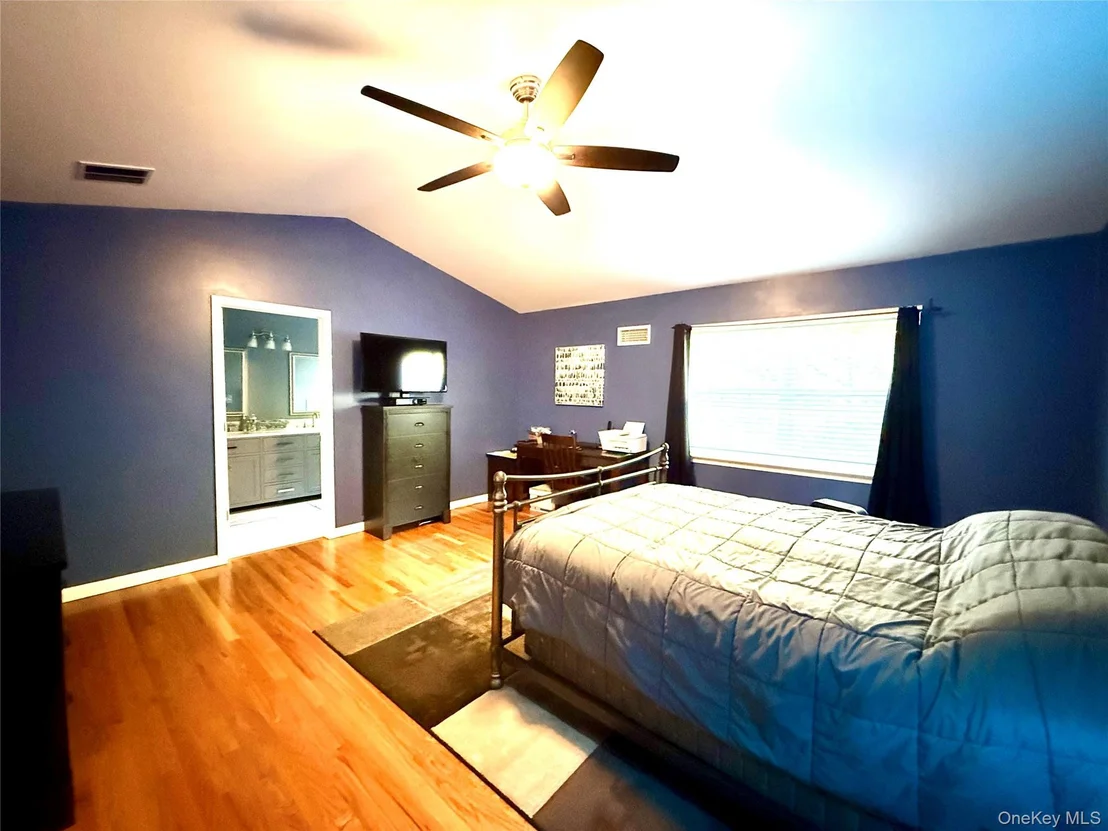 Photo of 142 Pinebrook Drive