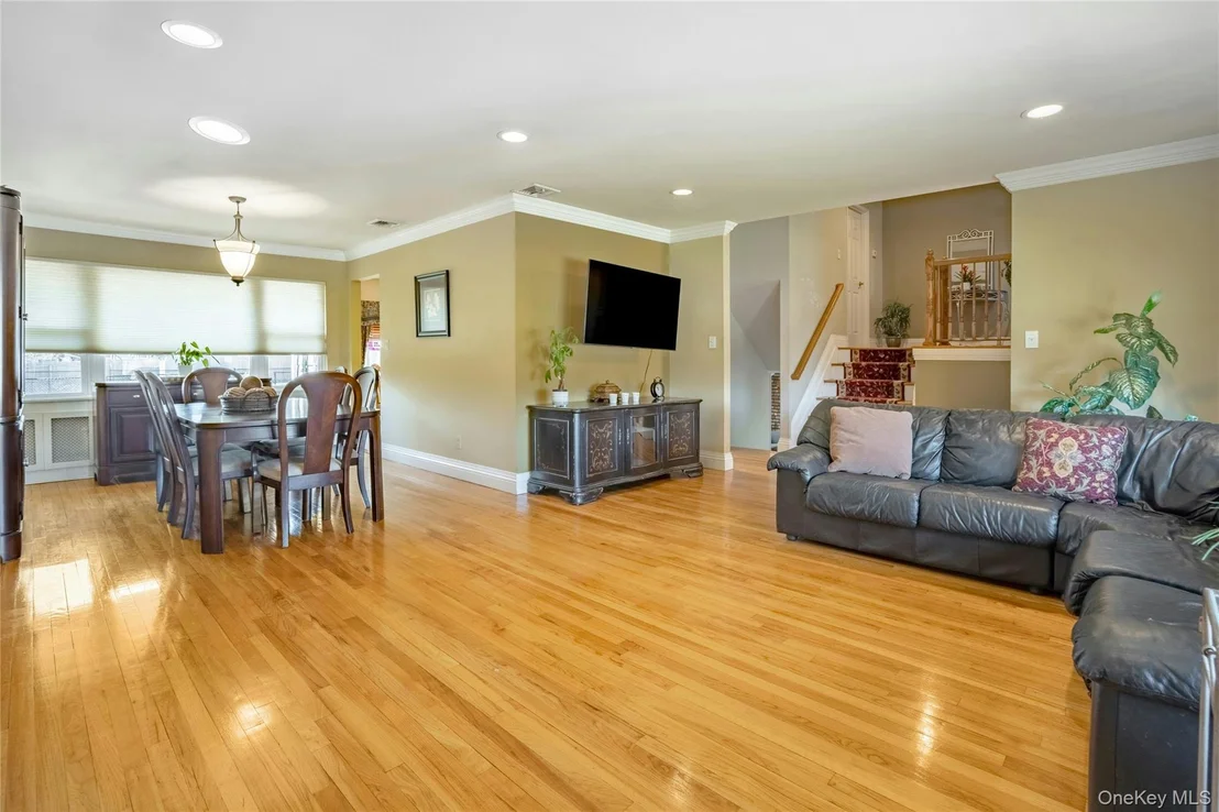 Photo of 37 Winthrop Road