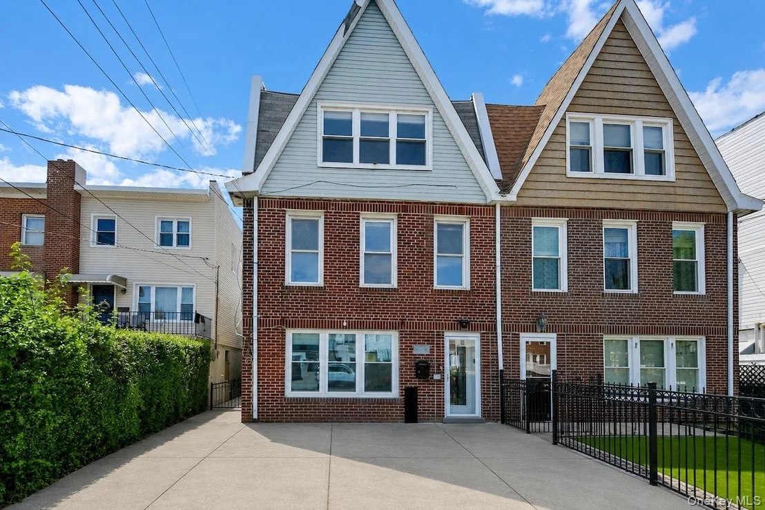 Photo of 227 Calhoun Avenue