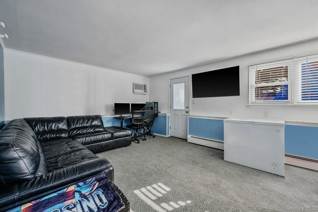 Photo of 413 N Broadway
