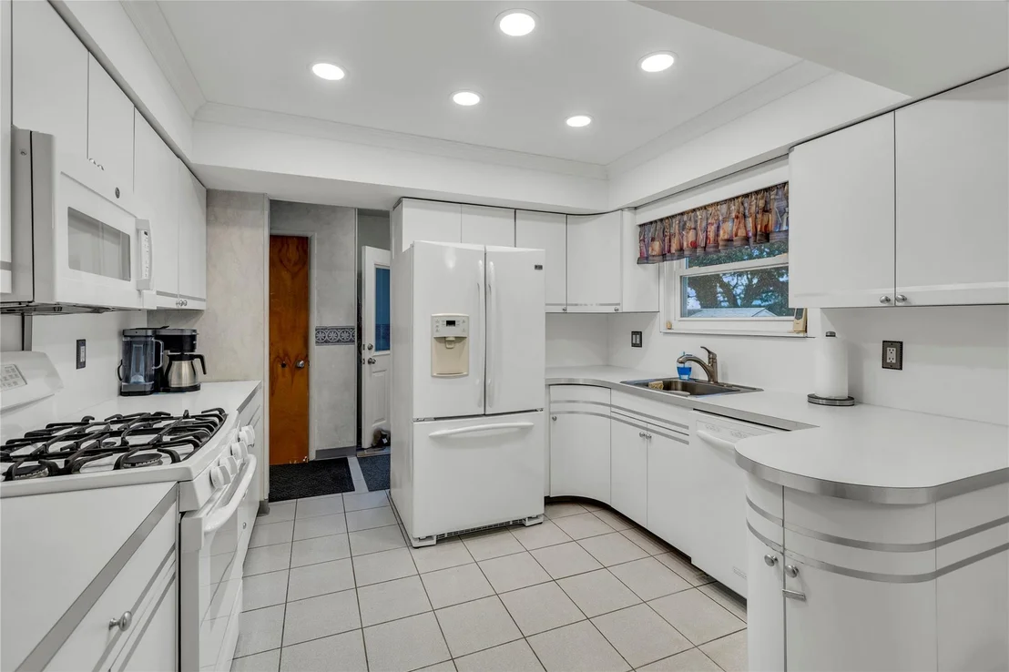 Photo of 63 Bayview Avenue
