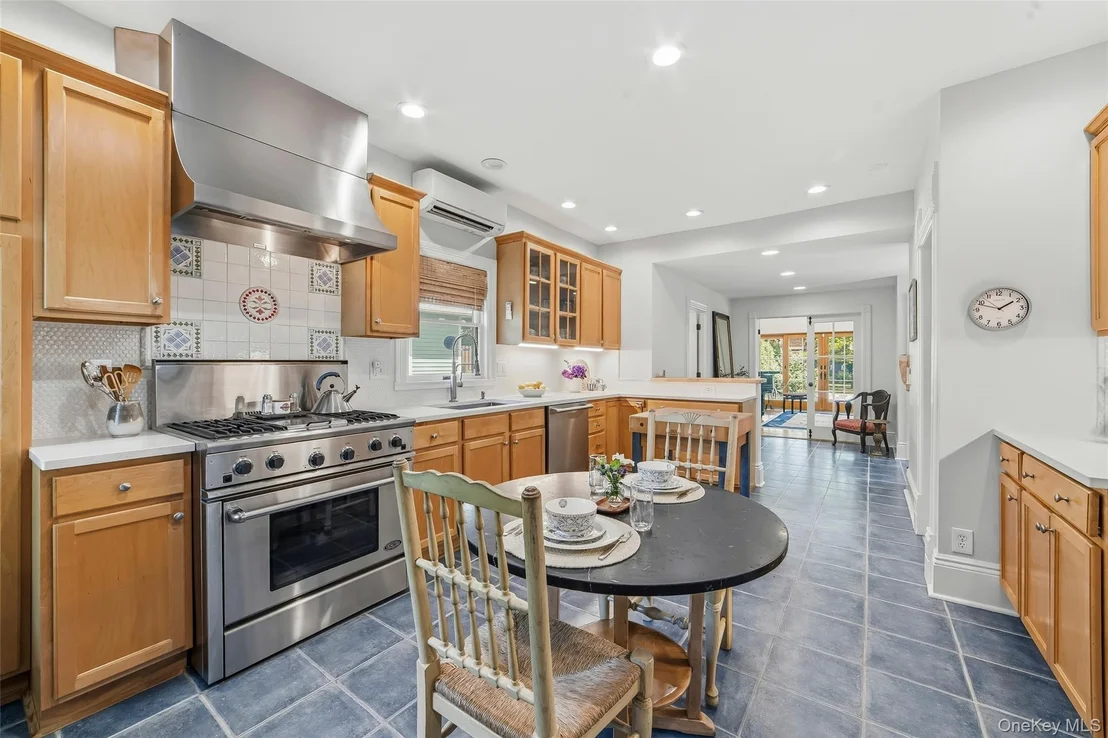 Photo of 215 Walnut Street
