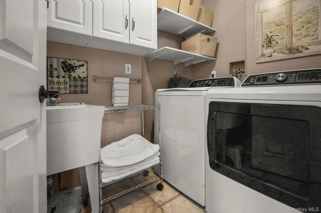 Photo of 6 Ridge Circle