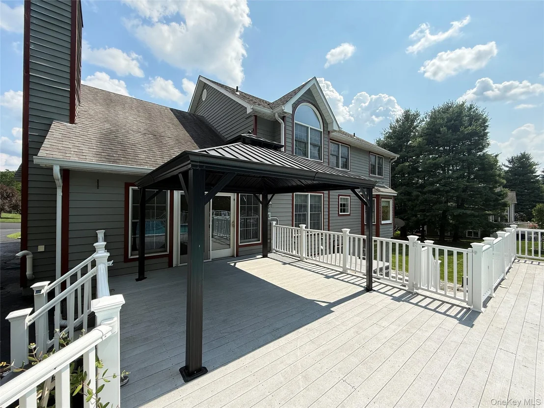 Photo of 58 Hoose Boulevard