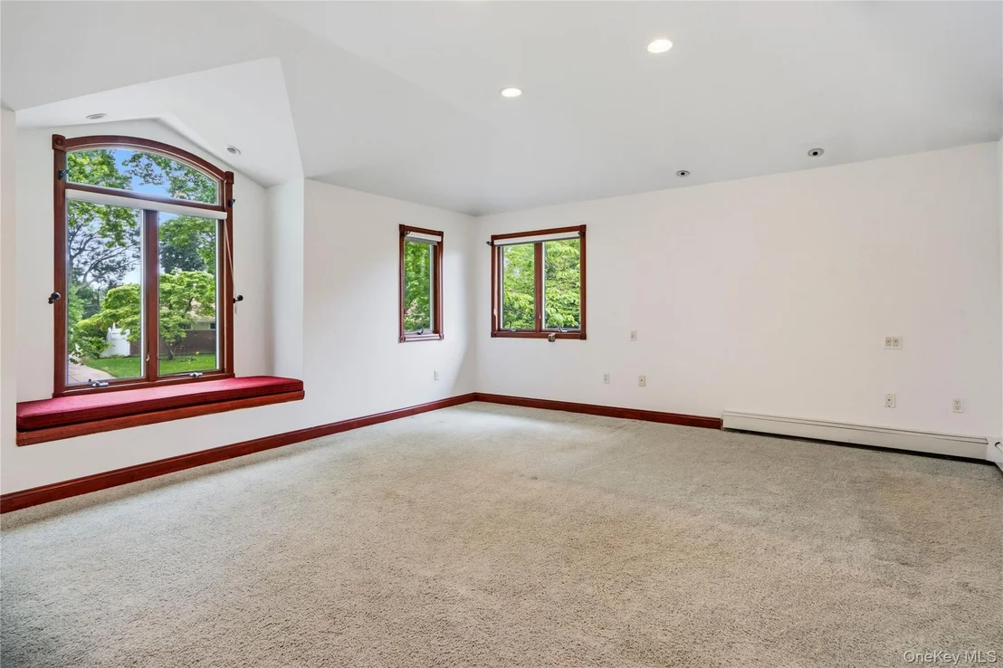 Photo of 565 Mohawk Road