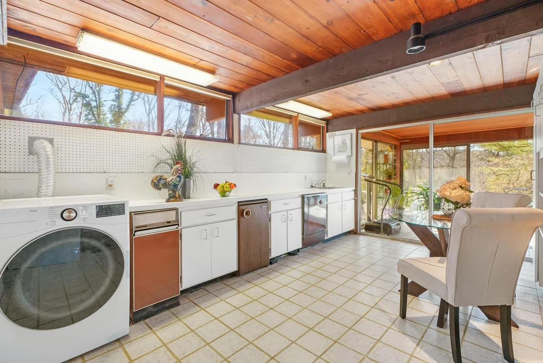Photo of 43 Snake Hill Road