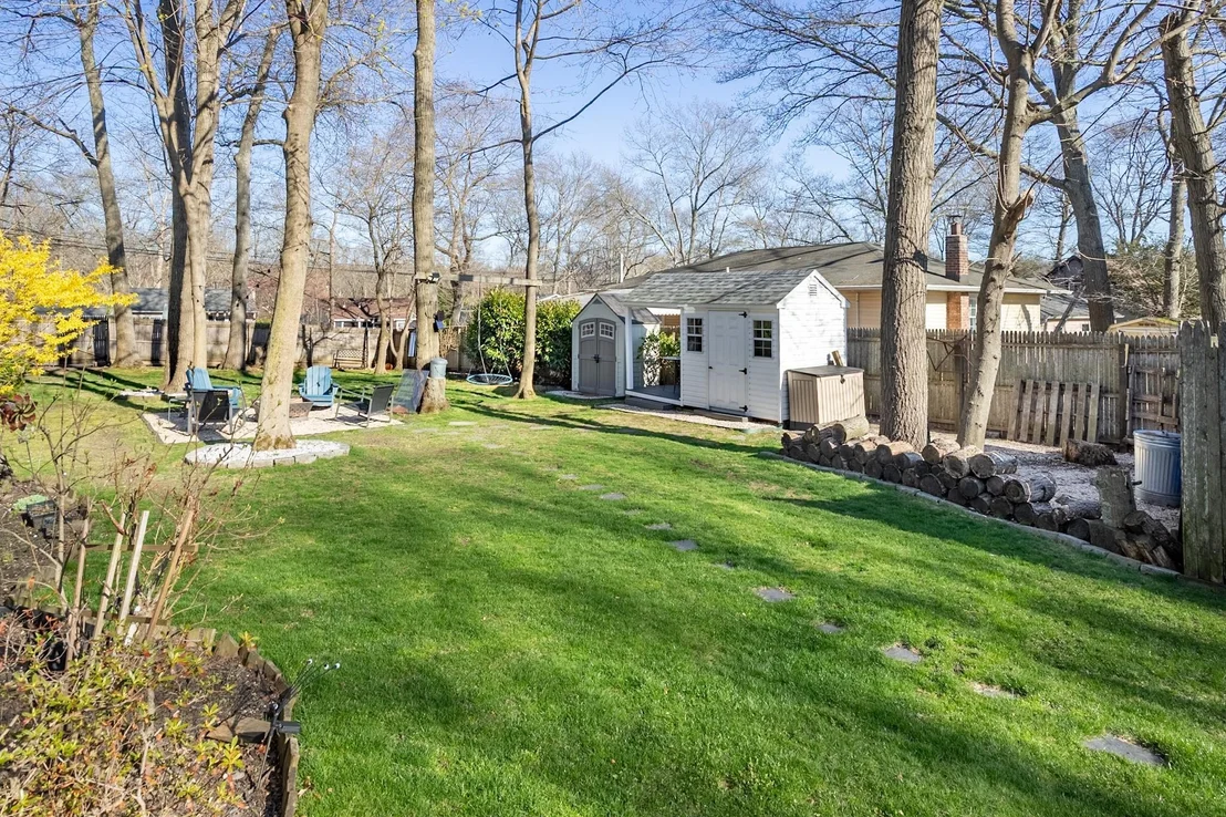 Photo of 93 Wauwepex Trail