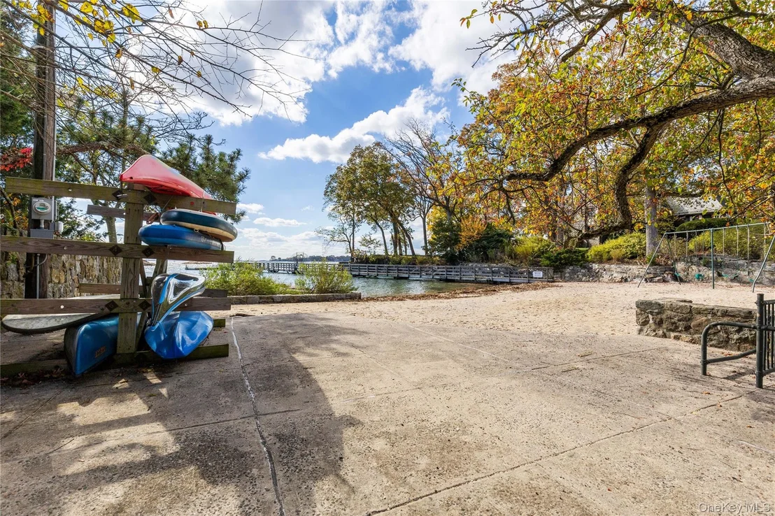 Photo of 69 Brevoort Lane